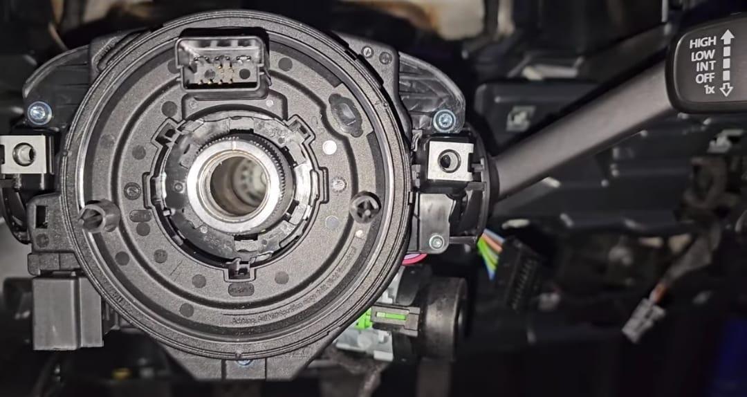 Vehicle interior teardown context from technical support work